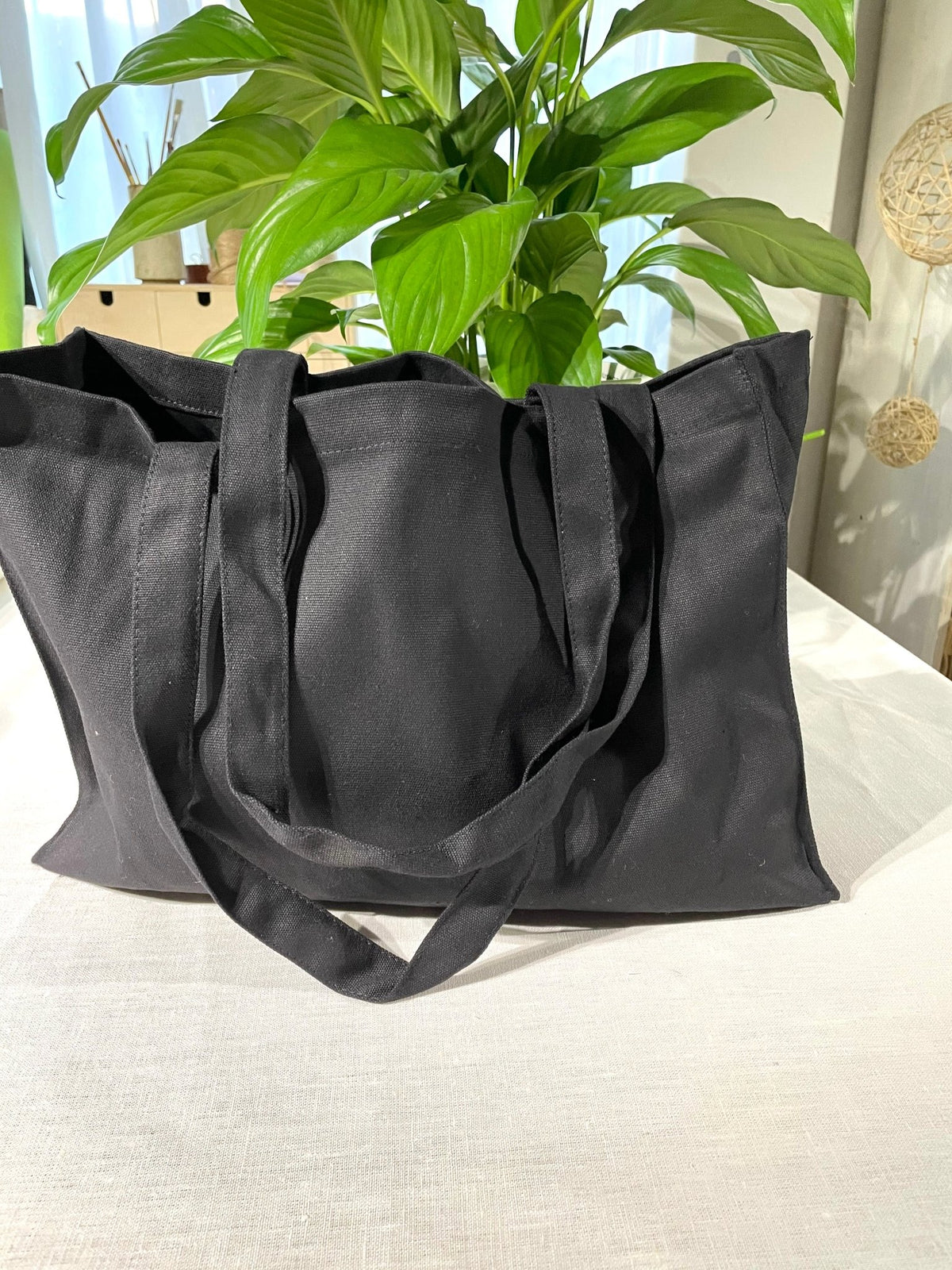 Canvas Shoulder Bag – upright view