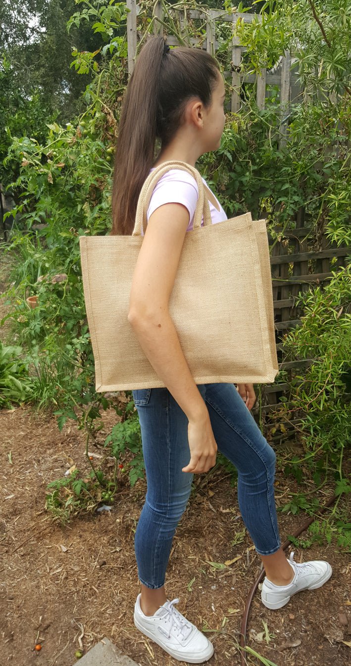 Jute Super Natural Shopper – being carried